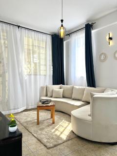 Lofty 1br Milimani with AC - 9