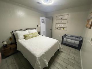 HomeSuite Cabin near Choctaw Casino Fun - 6