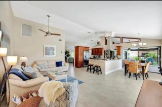 Pirates Cove Marco Island, saltwater pool, bikes, water sports, paddle boards included! - 1