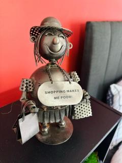 #56 4-Bedroom House Near Shops with Free Parking - 3