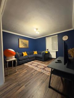 Ideally located spacious 3 bedroom house - 1