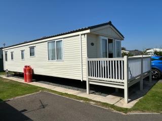 Golden palms - Skegness - 1