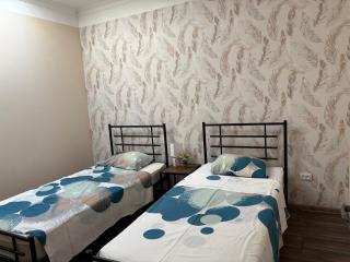 Ideally located spacious 3 bedroom house - 3