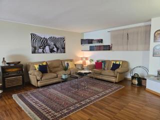 La BuCa - in Como - Complete apartment, 150 sq m - Private covered parking - Private terrace - Fully equipped kitchen - Two large bedrooms - 4