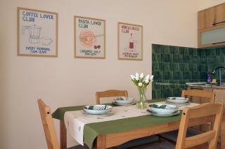 Olivers Cozy and Spacious Apt - 5