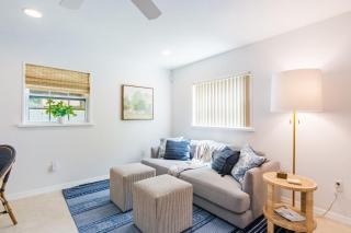 Coastal Getaway minutes from Siesta Key Beach - 1