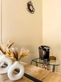 Stylish Stay By Beach And Shops - 8