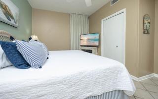 Phoenix East 1502 condo - 1
