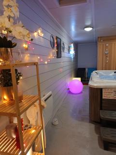 Appartement calme, frais à louer, nouvellement repeint, emplacement stratégique, proche de toutes commodités, de l'autoroute, valenciennes, lille, Belgique, wifi, Netflix, parking Gratuits - 6