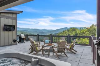 Family Chalet With Rooftop Theater GameRoom Mins to DT - 5