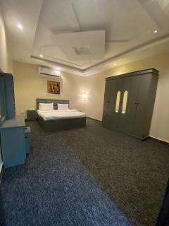 شقة بصالة وغرفتين نوم حديثة - Jazan - 0