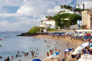 50 meters from Porto da Barra, comfort and convenience - 0