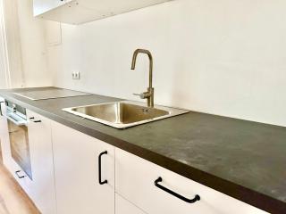 110 m2 4-Room Renovated Apartment - 8