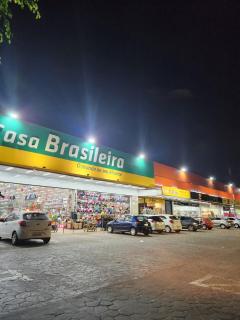 2-Bedroom Apartment with Subway Access in Excellent Location, with Garage - 7