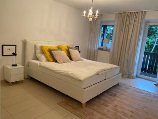 160qm Wohnung mit Balkon nahe Salzburg - Freilassing 2 Schlafzimmer, 2 Bäder - 4