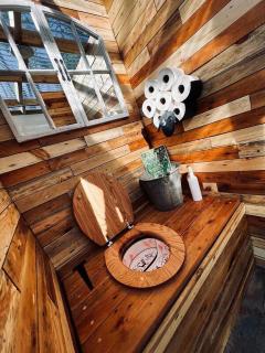 The Meadows Hut - 9