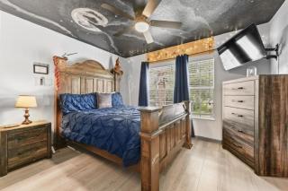 Mickey's Island Escape - 6 Bedroom with Pool Slide villa - 6