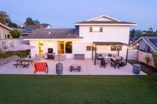 4Bd, Family Friendly, Fun Yard, Close to Beaches! - 9