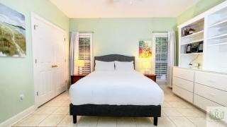 Spacious King Suite Home With Serene Patio - 6