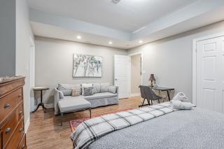 1800sqf BSMT APT in Cliff Road & Queensway, Mississauga - 5