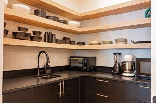 Downtown Luxury Villa Hot Tub Walk To Lake - 3