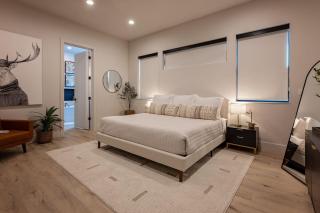 Downtown Luxury Villa Hot Tub Walk To Lake - 2