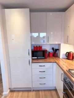 Modern Home with Private Garden and Car Park in Manchester - 5