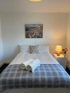 Bright & Spacious Apartment with large balcony and free parking - Moffat - 9
