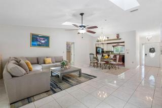 Stylish 4BR Retreat with Pool - Comfort & Serenity - 4