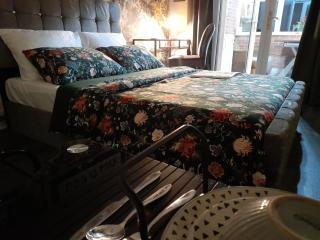 Cosy Spacious Bedroom with Dedicated Shower and Toilet - Willenhall - 5