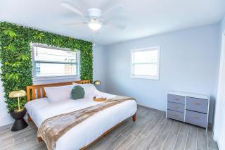 Trendy Home by Jet Skis Parks & Art Hotspots - 9