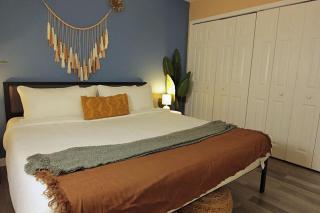 Calm Japandi Retreat with Patio Near Downtown - 6