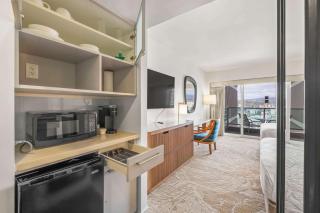 Renovated Stunning Views Condo Hotel 1711 - 2