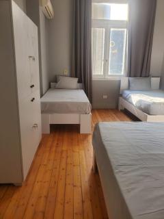 nice comfy bedroom - 0