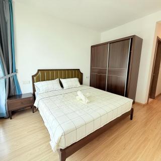 Regalia 2B2R 4Pax near Duty Free GB B-2506 - 6