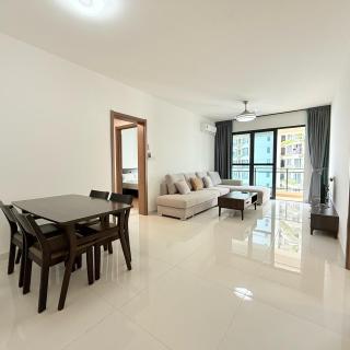 Regalia 2B2R 4Pax near Duty Free GB B-2506 - 3