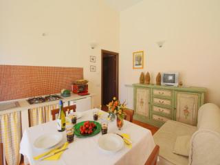 Hill View Retreat w Pool - Apecchio - 7