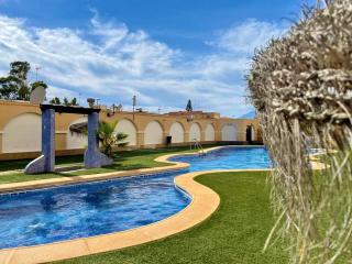 Seaside Flat with Shared Pool - 4