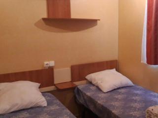 Mobil-home confortable avec terrasse pour 6 personnes - API-1-52-319 - 5