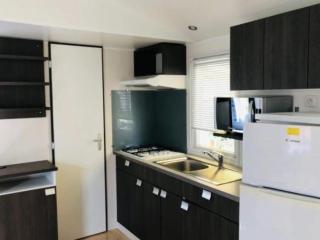 Spacieux Mobil-home 3 Chambres avec Terrasse - API-1-52-444 - 8