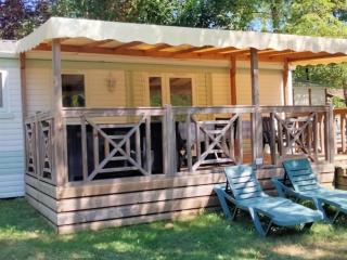 Mobil-home confortable avec terrasse pour 4 personnes - API-1-52-618 - 9
