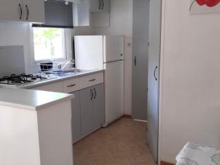 Mobil-home confortable avec terrasse pour 4 personnes - API-1-52-618 - 6