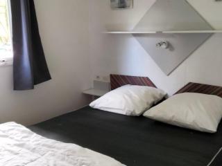 Mobil-home confortable avec terrasse pour 4 personnes - API-1-52-618 - 4