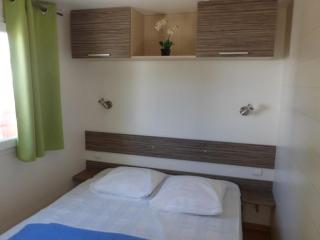Mobil home confortable avec terrasse à Notre-Dame-de-Monts - API-1-52-516 - 4
