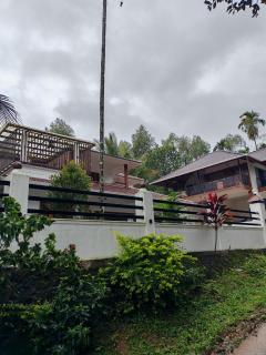 Heaven Crest Holidays and Plantations - 1