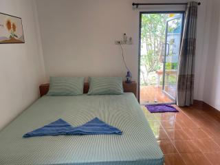 Lonely Beach Pool Resort - 8