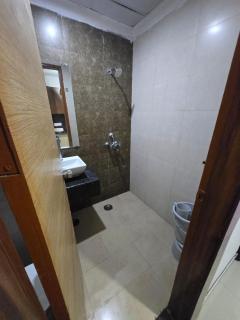 K D Luxury Studio - 3