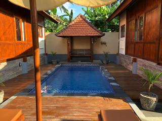 Private Pool Retreat With Two Villas, Two Kitchens, Two Bathrooms, Perfect for Families and Friends Traveling Together - 1