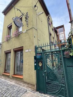 Lucas 10 Apartments - 8