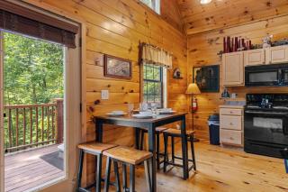 Caught Ya Peek'n Cabin - McCookville - 4
